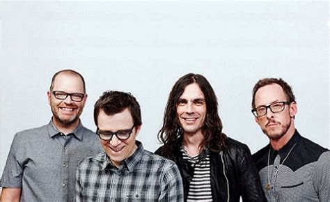 Lionhearted melodies: A closer look at Weezer's musical tribute to the king of the savannah